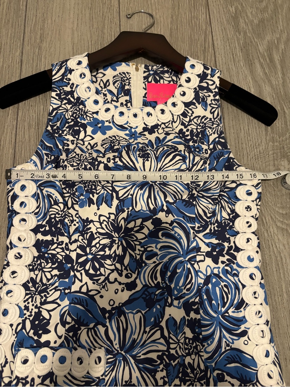 Lilly Pulitzer shift dress in blue and white with bow detail at hem. EUC. - Picture 7 of 9